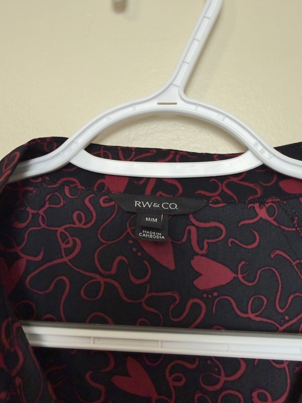 RW&CO Black Heart Print Blouse Medium Long Sleeve V-Neck Romantic Valentine Top - Picture 8 of 8